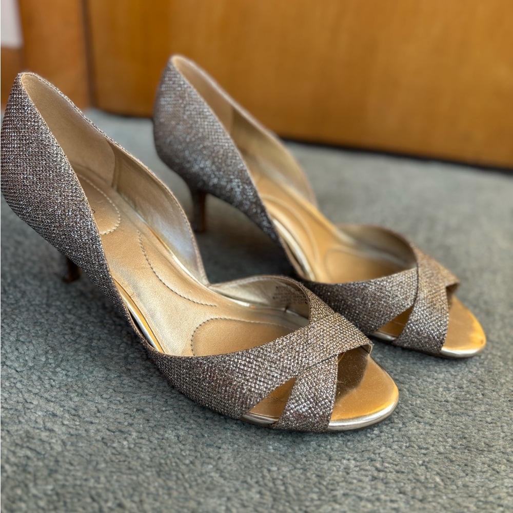 Bandolino Metallic Heels